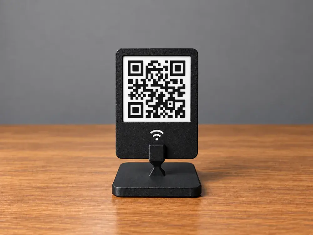 Plăcuță cu cod QR personalizat și suport